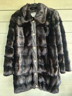 Dennis Basso NWOT Faux Fur Coat with Gold Buttons Mob Wife Size XL